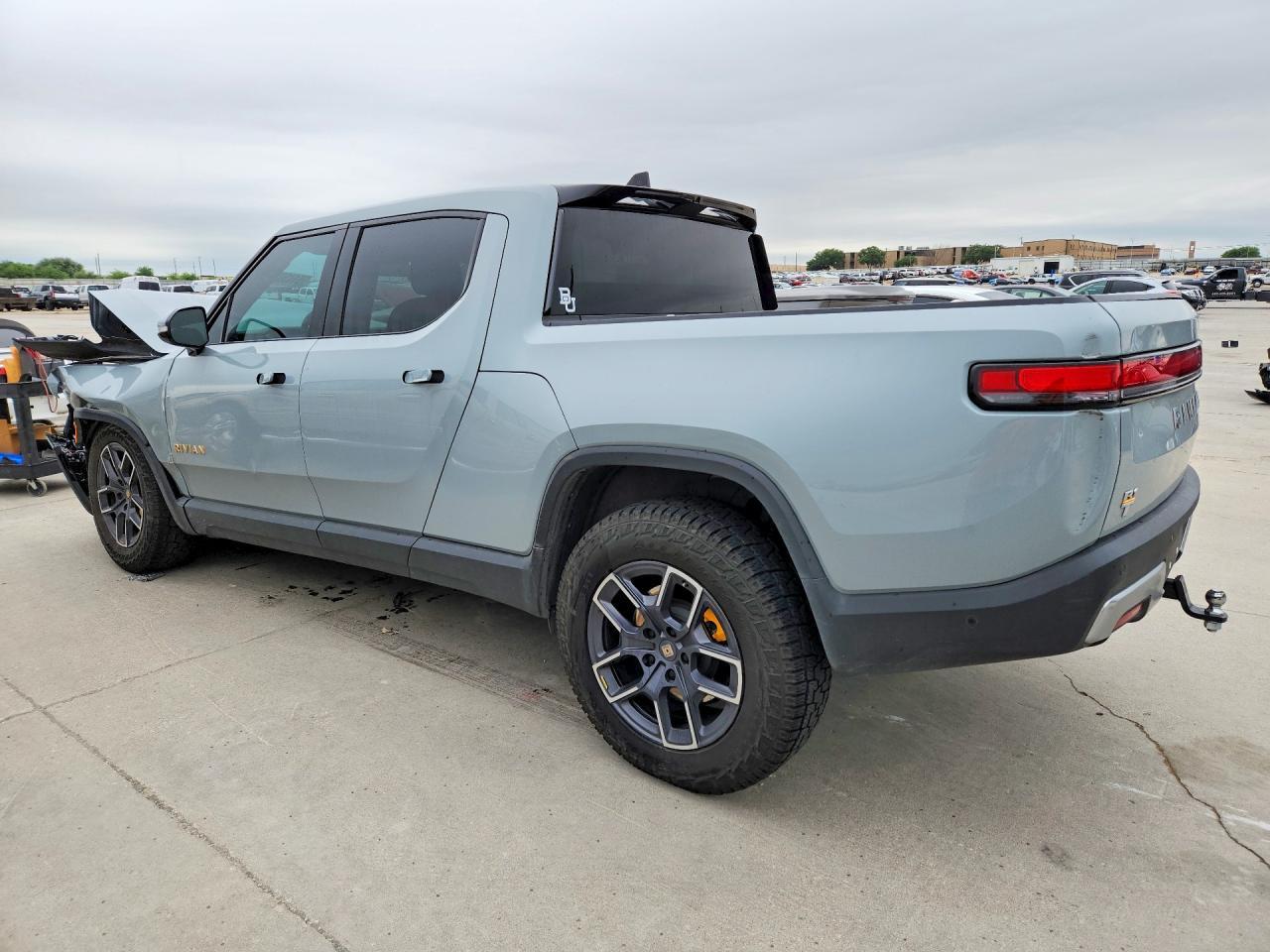 2022 Rivian R1T Adventure - Фото 2