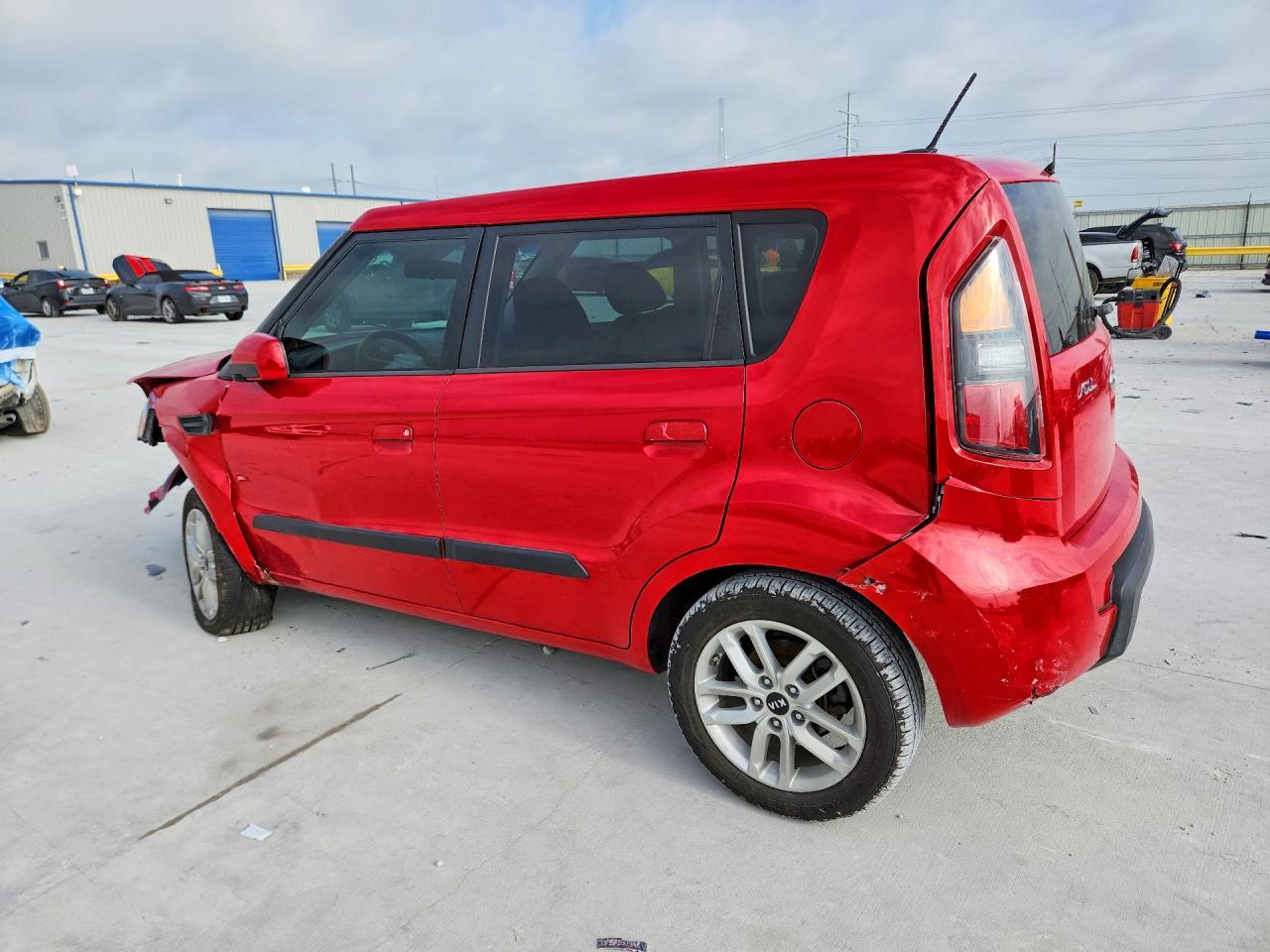 2010 Kia Soul + - Image 2
