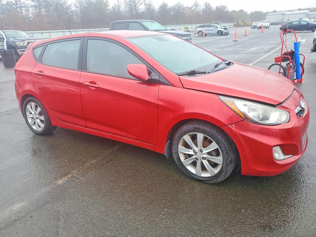 2012 Hyundai Accent Se - Image 4