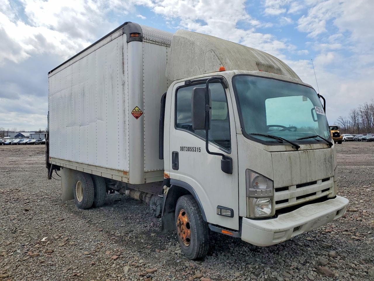 2009 Isuzu Npr Delivery Truck - Image 4