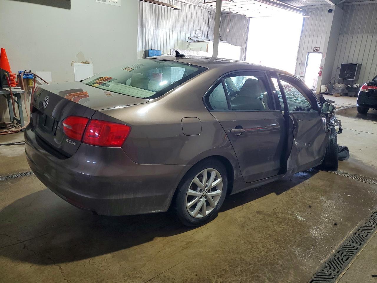2011 Volkswagen Jetta Se - Image 3