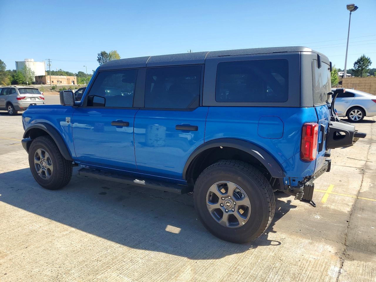 2025 Ford Bronco Big Bend - Image 2