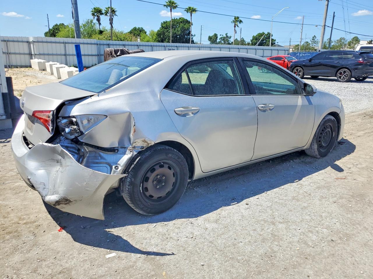 2017 Toyota Corolla L - Фото 3