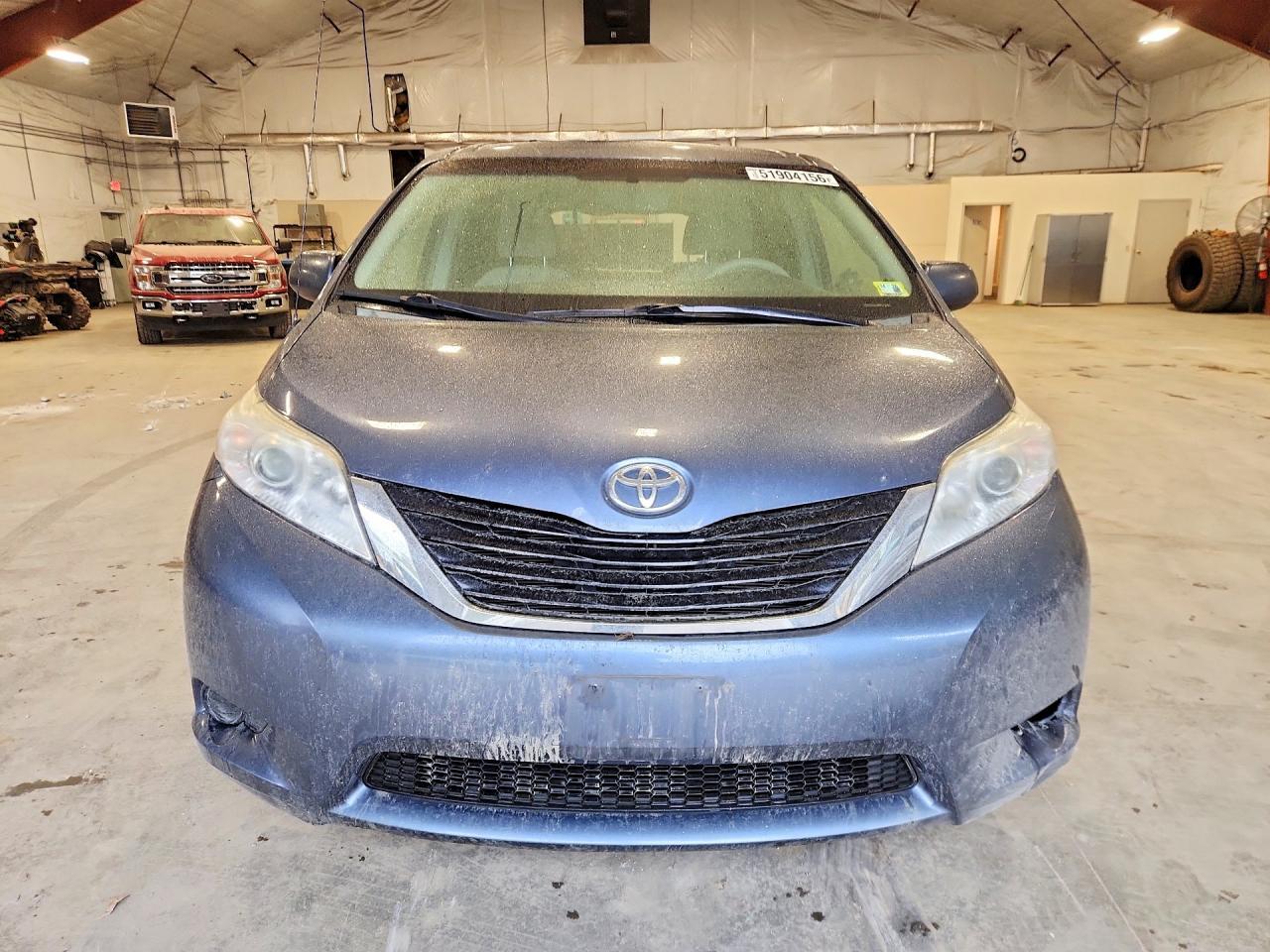 2014 Toyota Sienna Le - Image 5