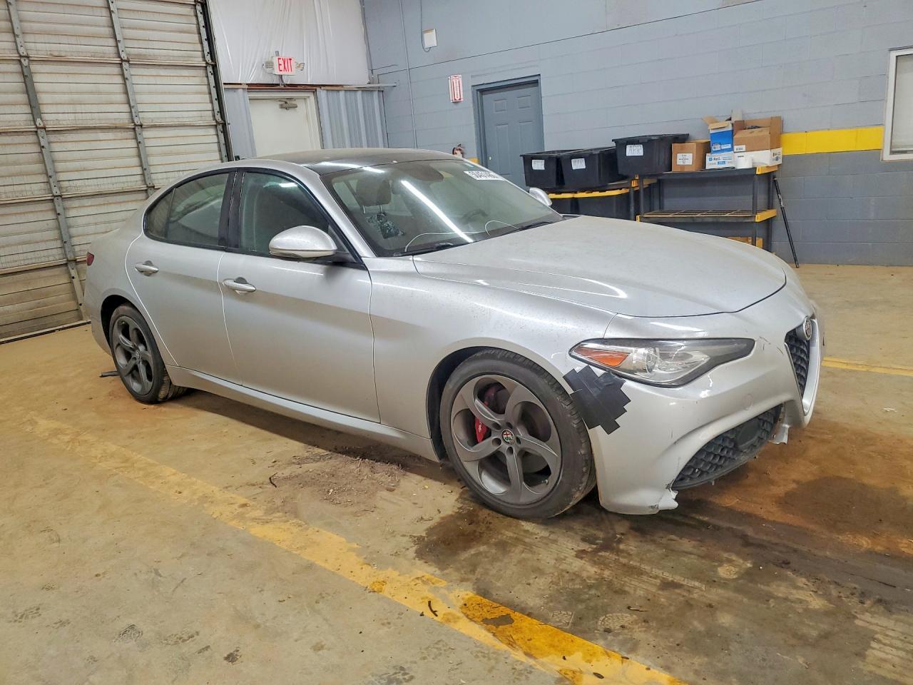 2017 Alfa Romeo Giulia - Фото 4