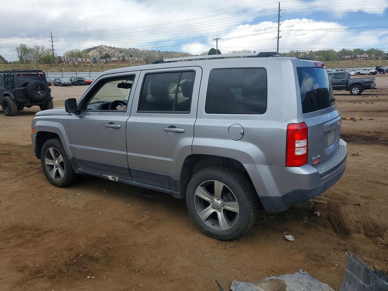 2016 Jeep Patriot Latitude - Фото 2