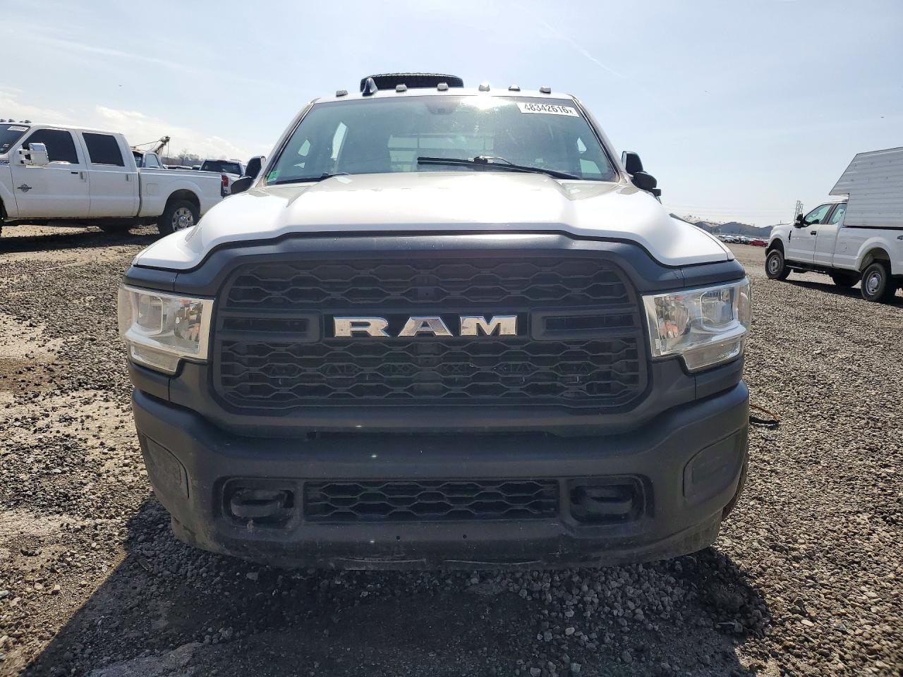 2020 Ram 3500 Flatbed Truck - Фото 5