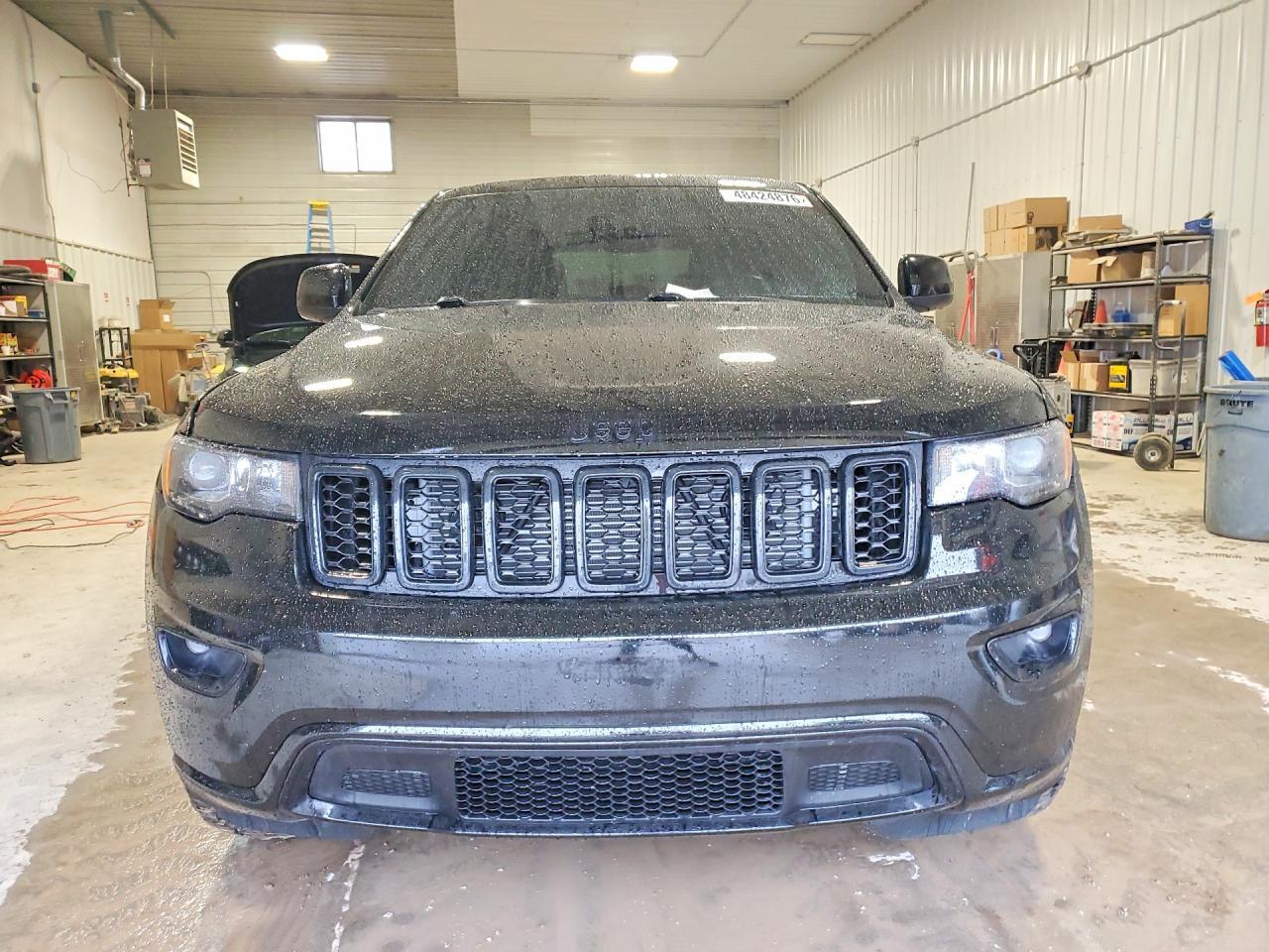2017 Jeep Grand Cherokee Laredo - Image 5