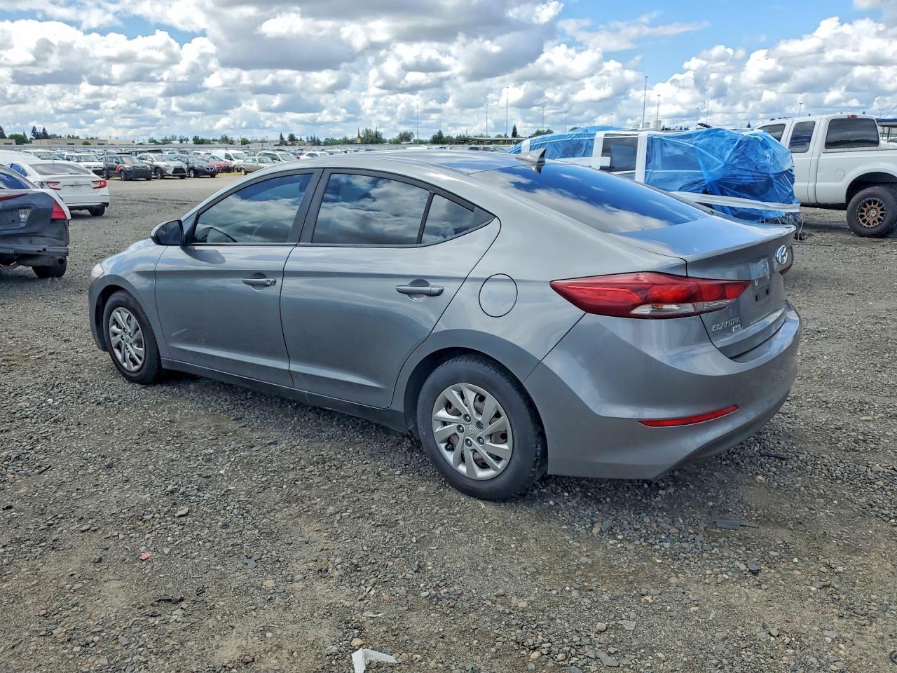 2017 Hyundai Elantra Se - Фото 2