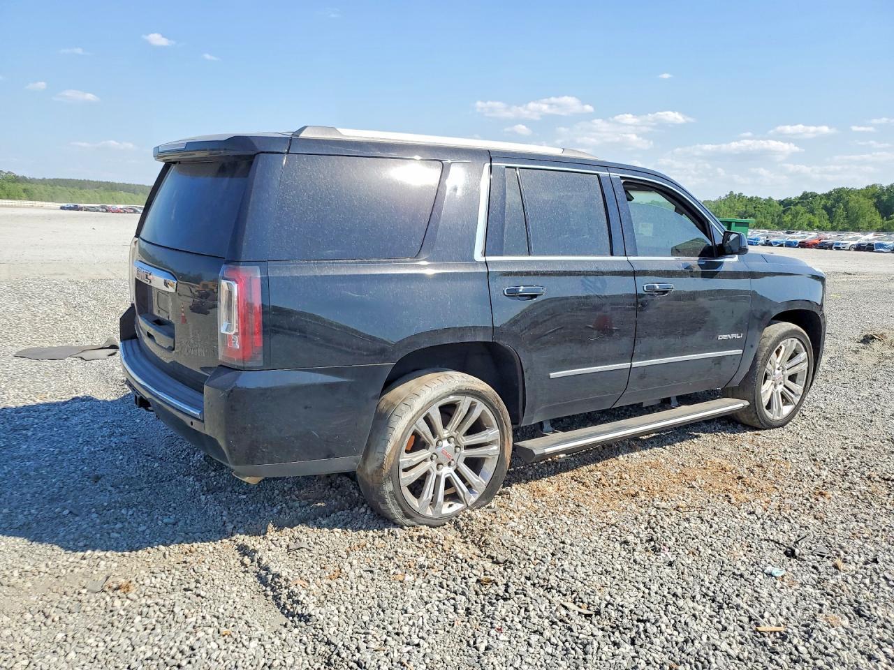 2015 GMC Yukon Denali - Image 3