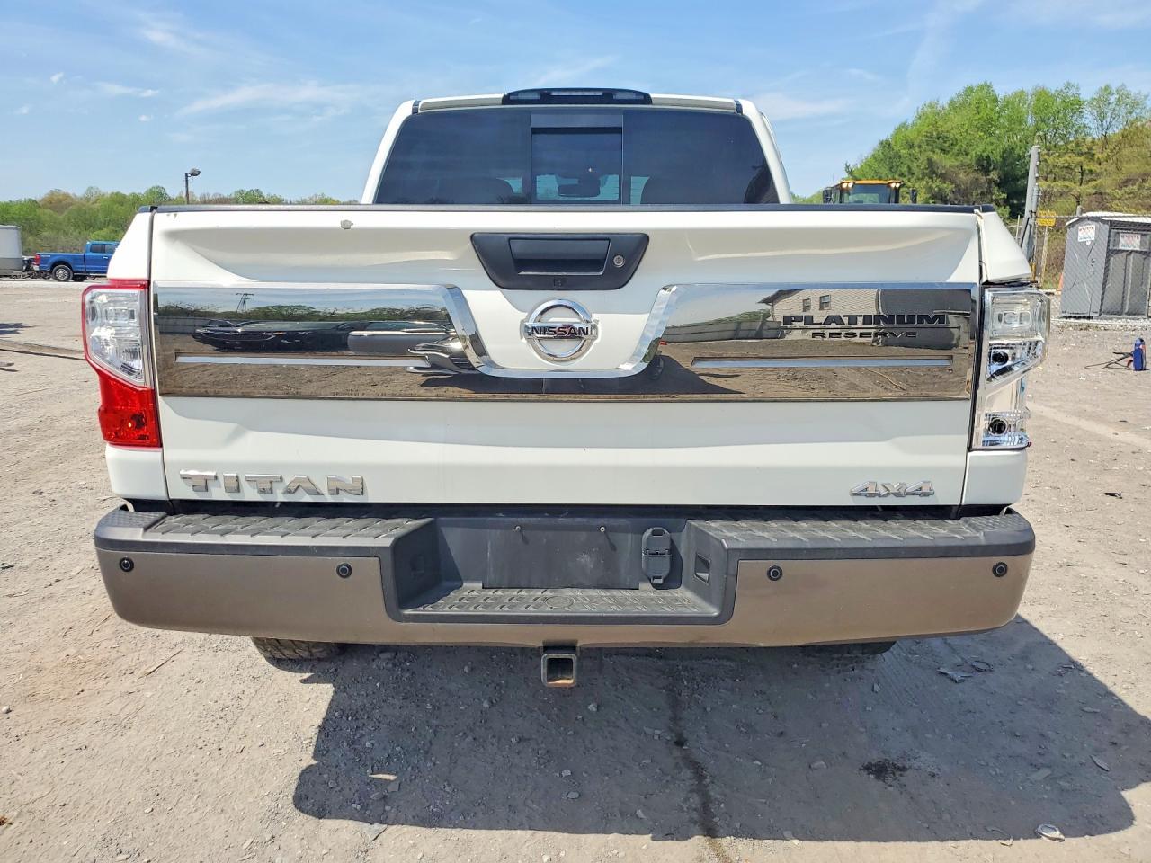 2017 Nissan Titan Platinum Reserve - Фото 6