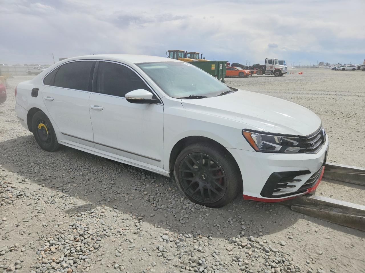 2016 Volkswagen Passat S - Image 4