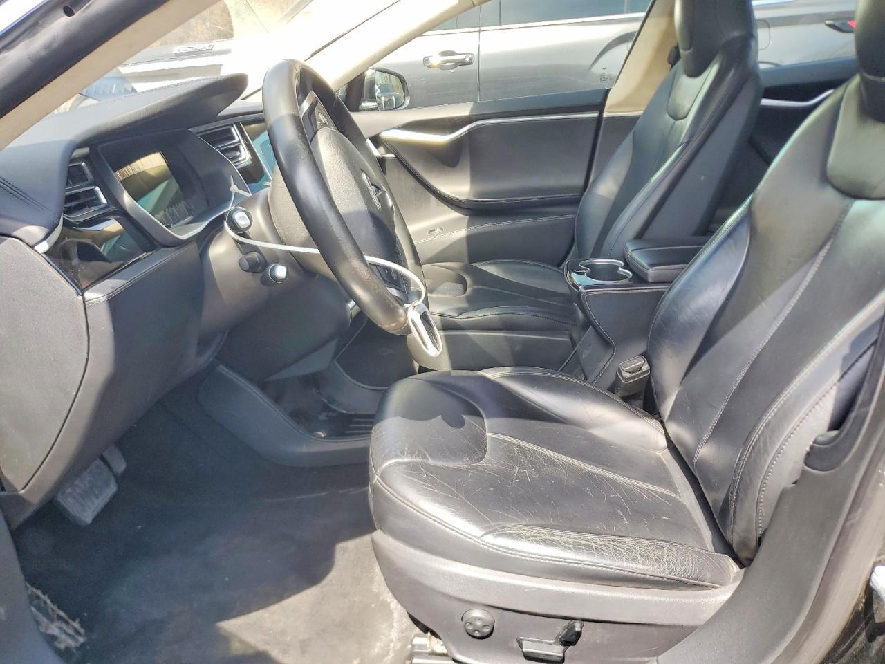 2015 Tesla Model S - Image 7