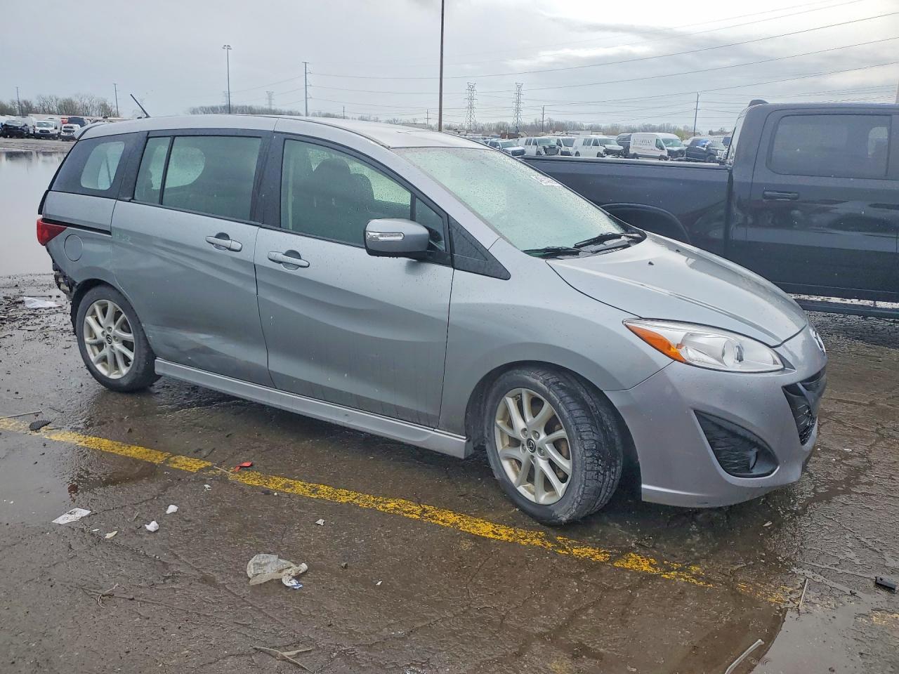 2014 Mazda 5 Touring - Image 4