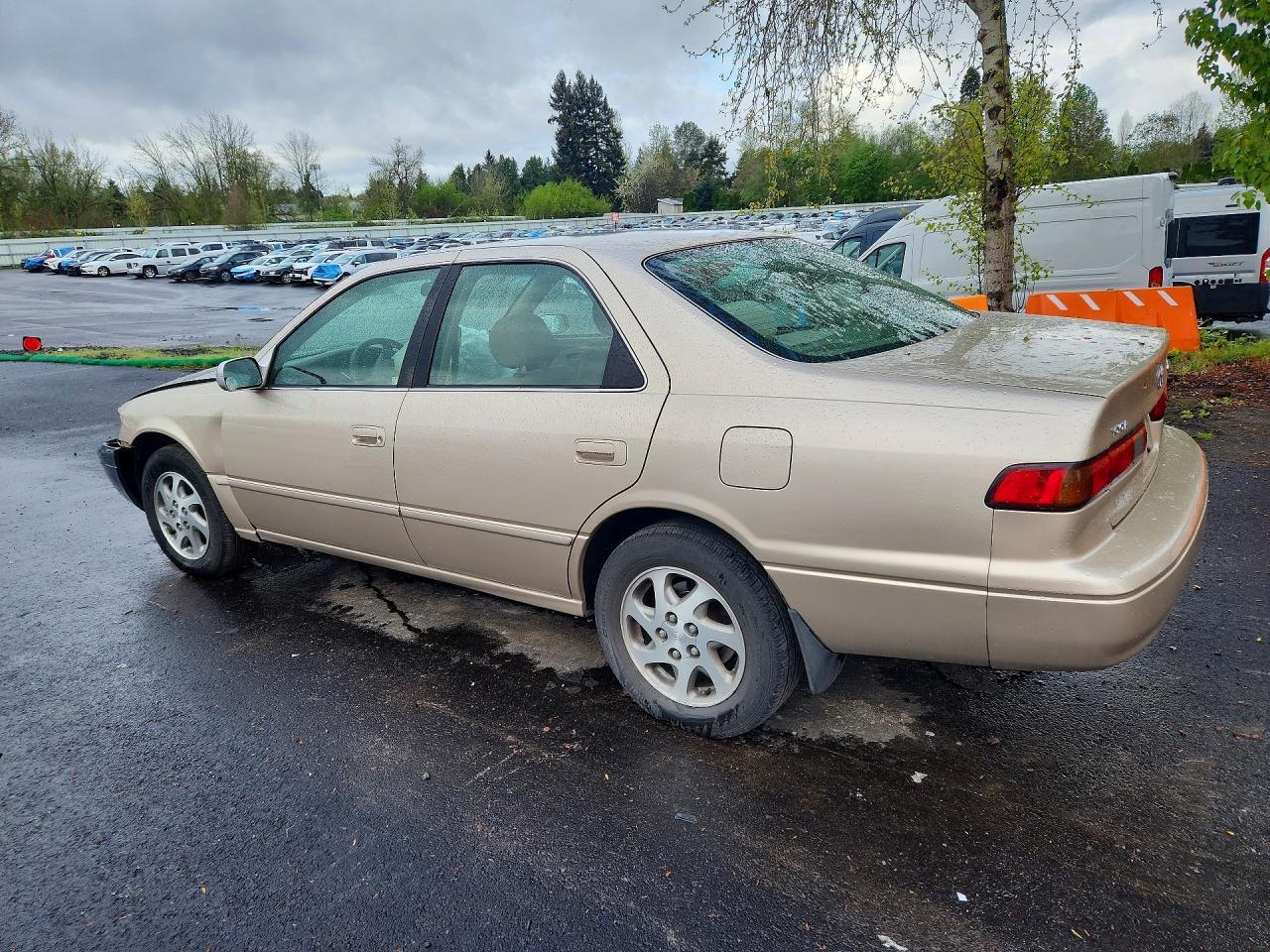 1999 Toyota Camry Le V6 - Фото 2