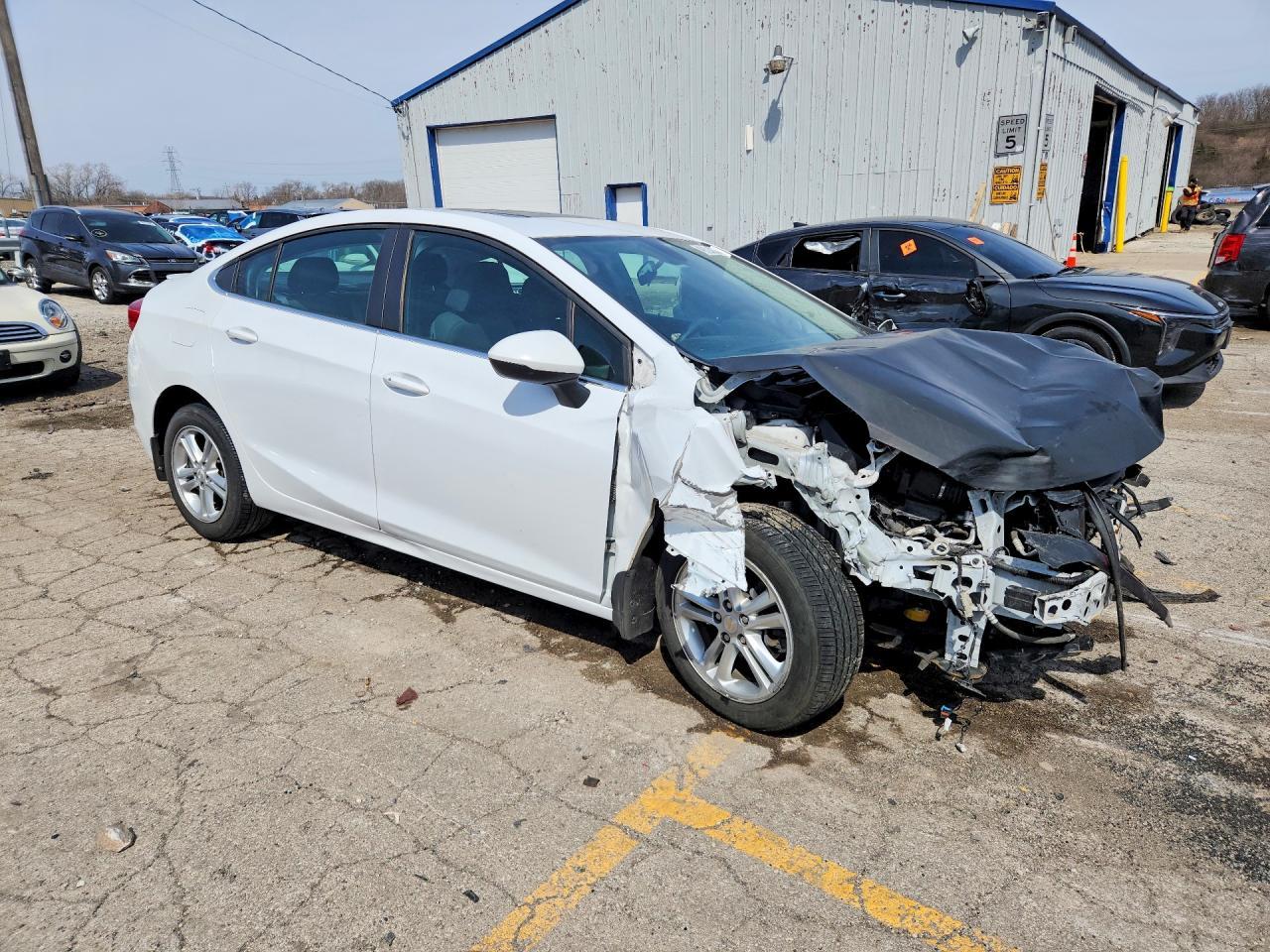 2017 Chevrolet Cruze Lt - Фото 4