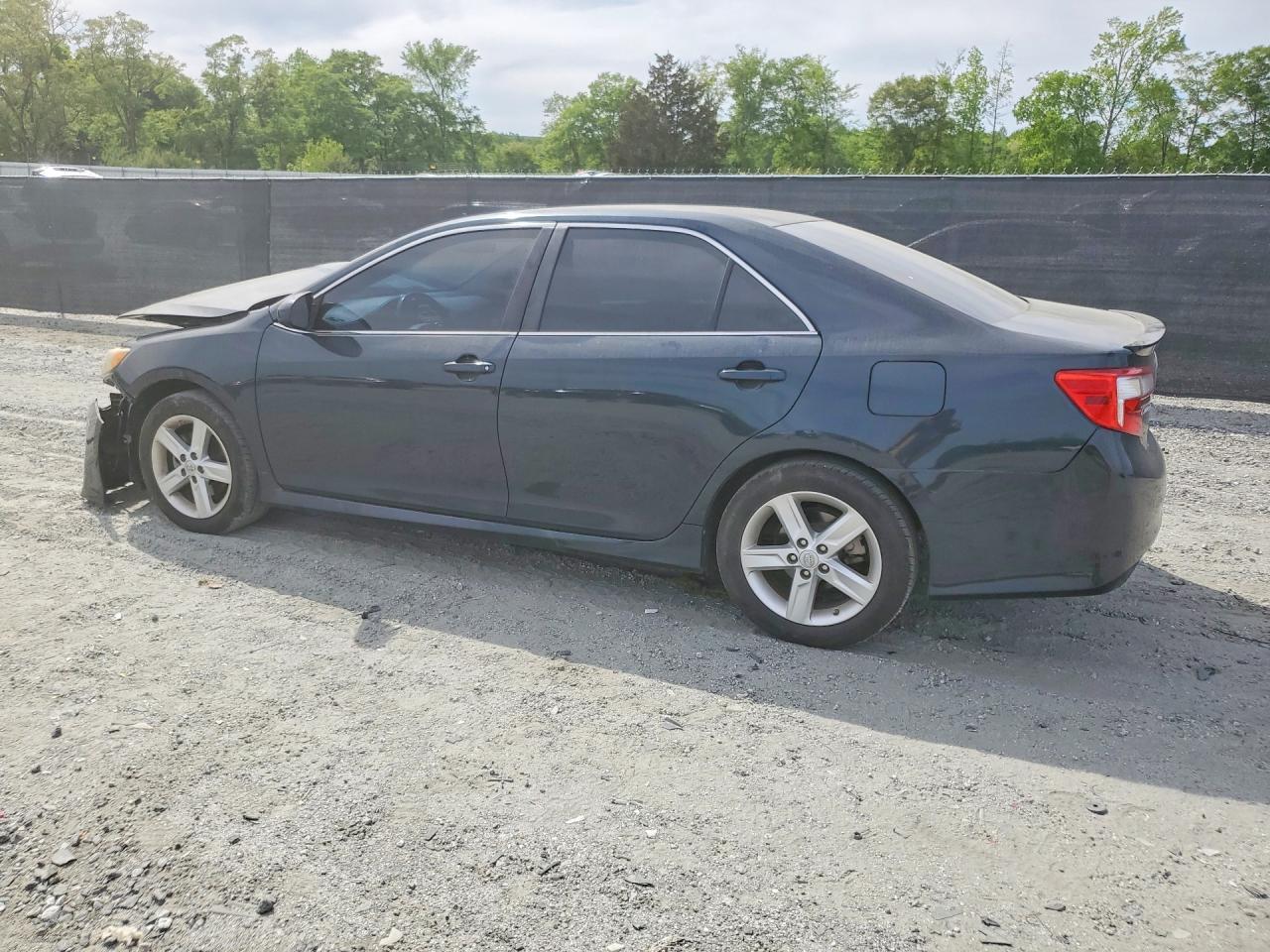 2014 Toyota Camry Se - Image 2