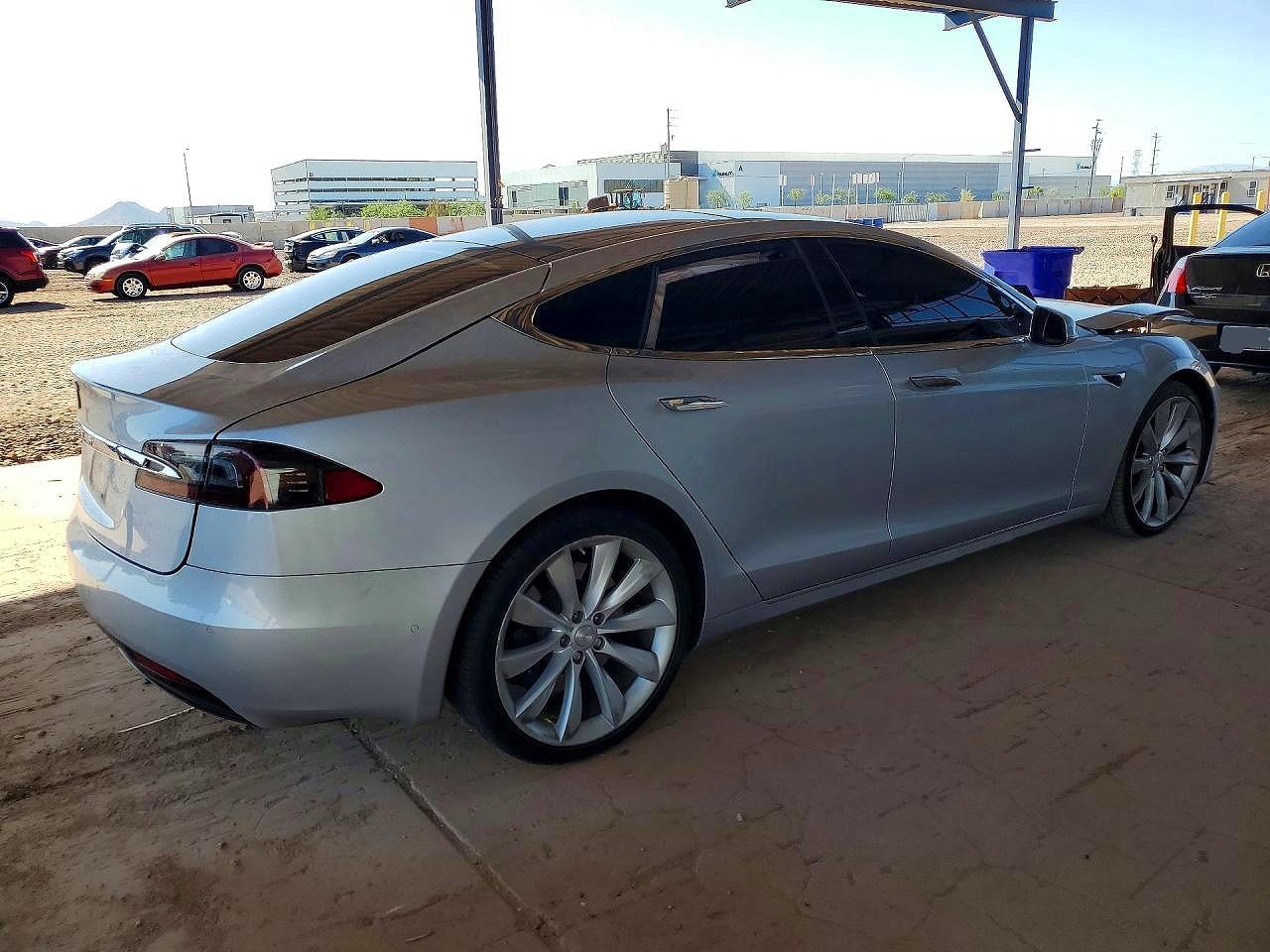 2016 Tesla Model S - Фото 3