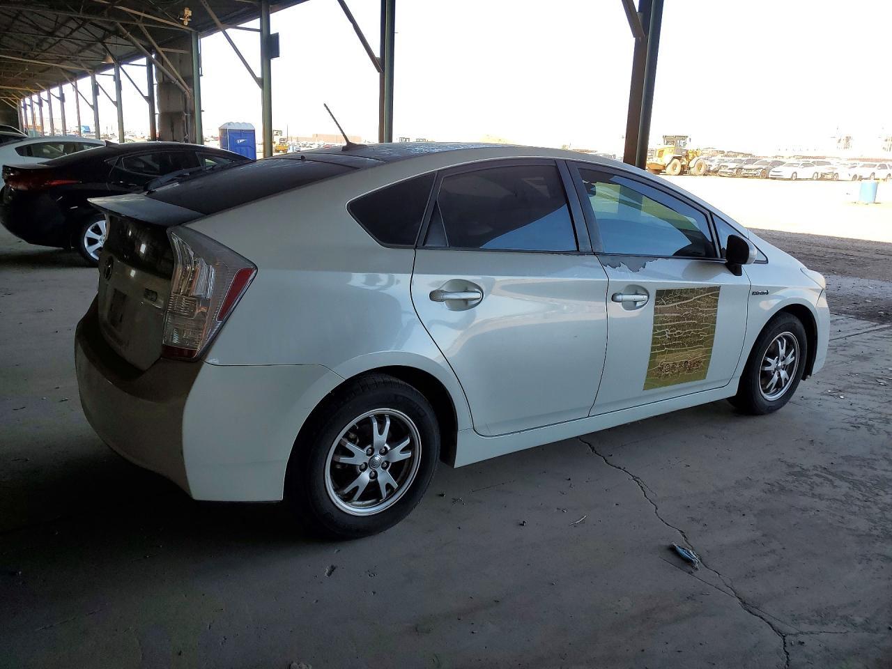2010 Toyota Prius Iv - Image 3