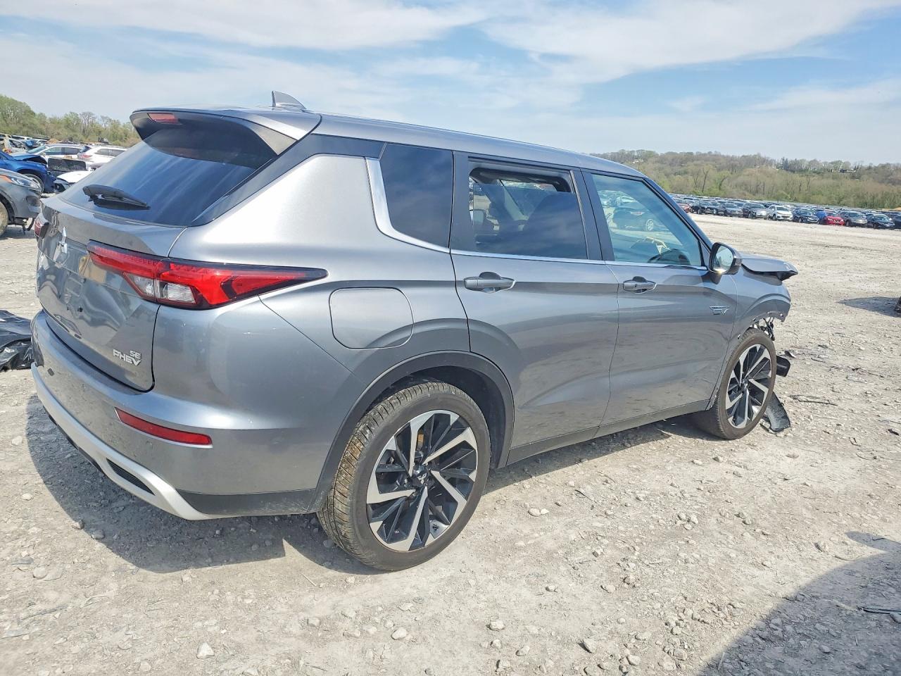 2023 Mitsubishi Outlander Se - Image 3