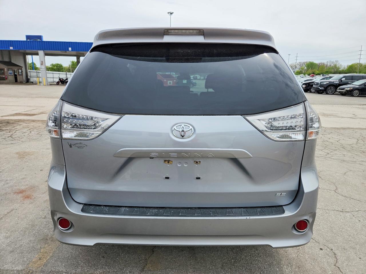 2014 Toyota Sienna Sport - Фото 6