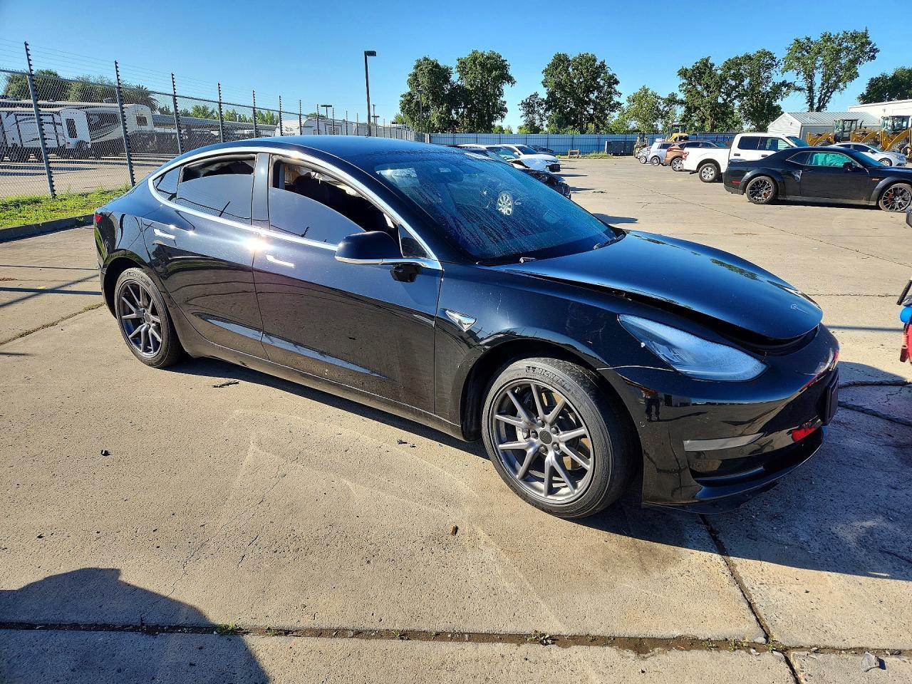 2019 Tesla Model 3 - Фото 4