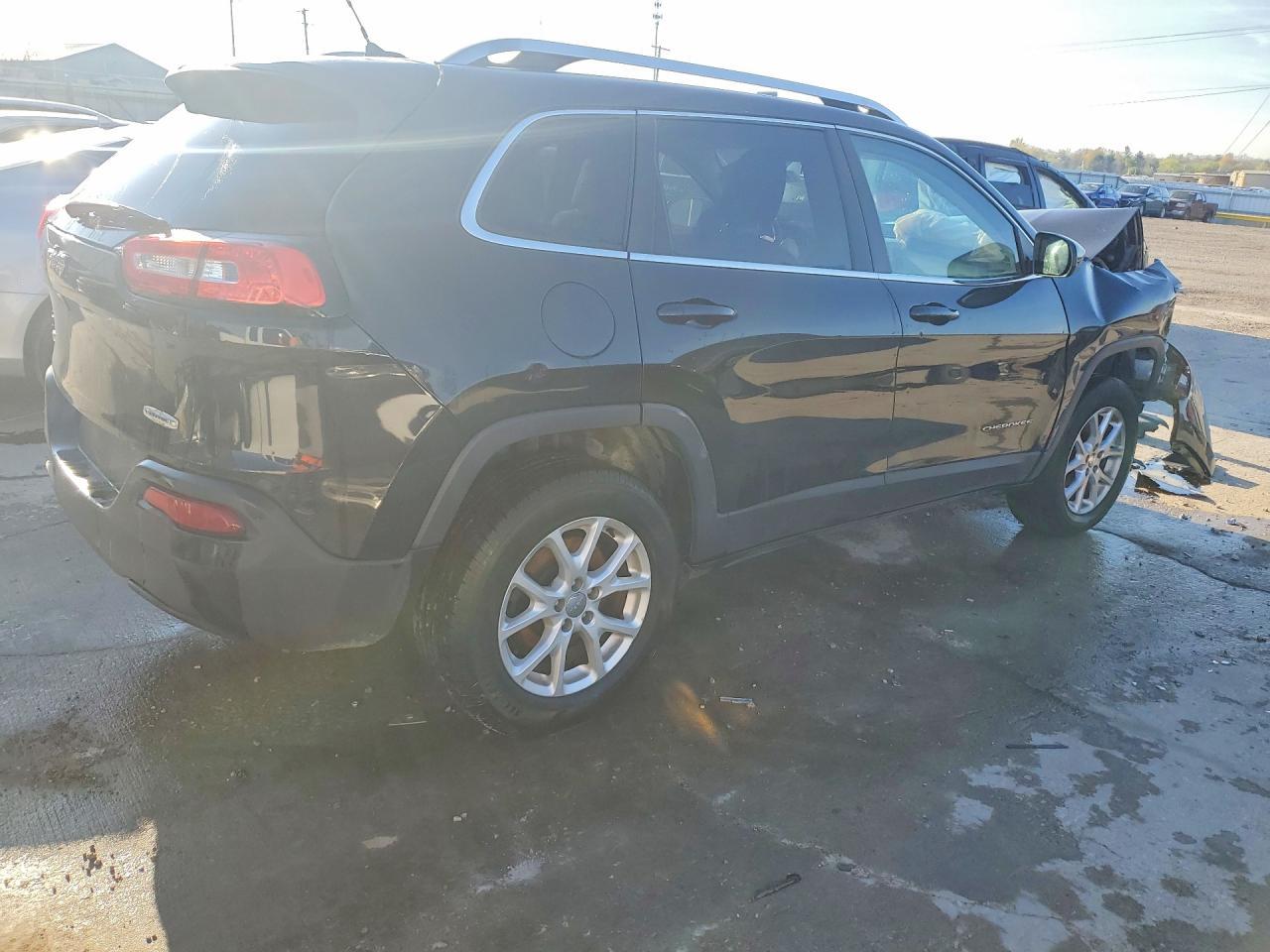 2015 Jeep Cherokee Latitude - Image 3