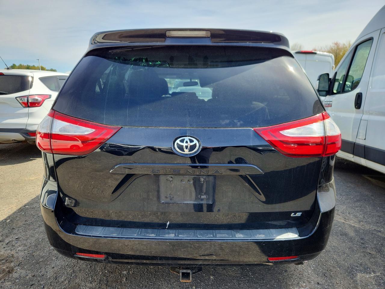 2017 Toyota Sienna Le - Фото 6