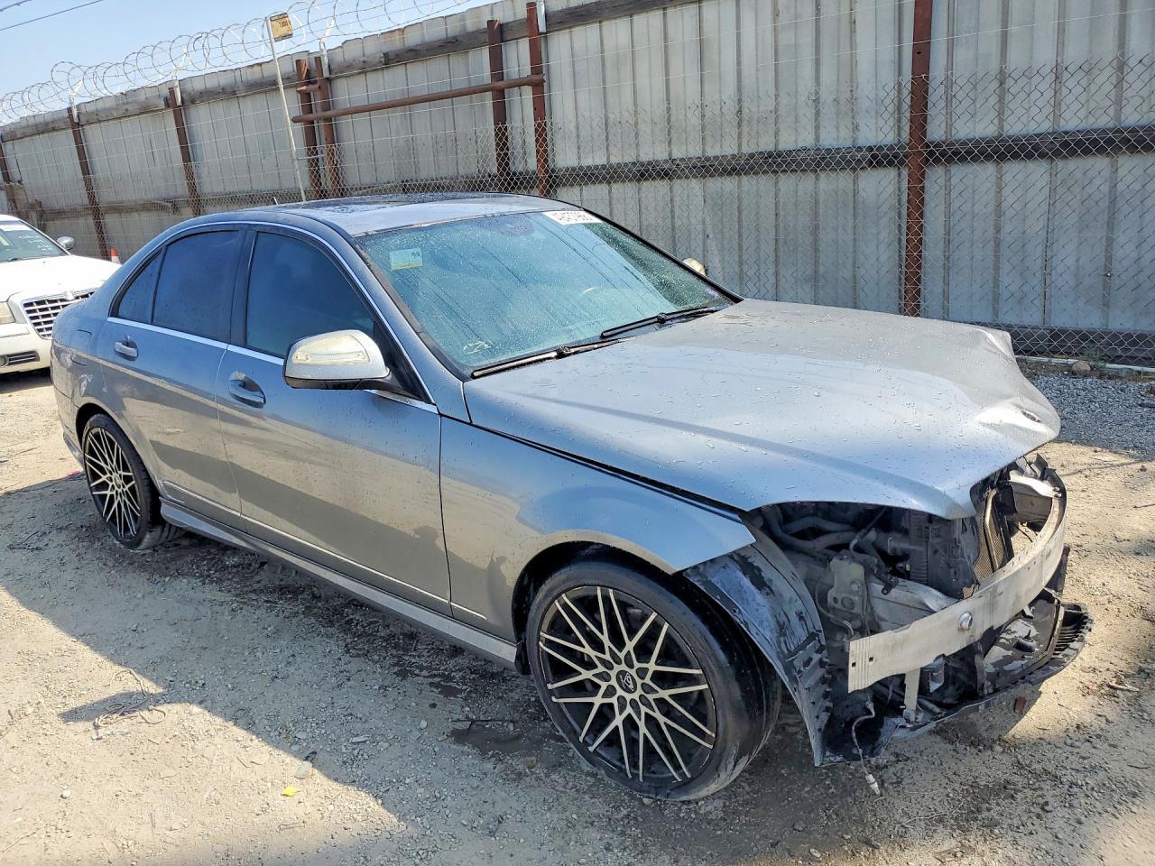 2009 Mercedes-Benz C 300 - Фото 4