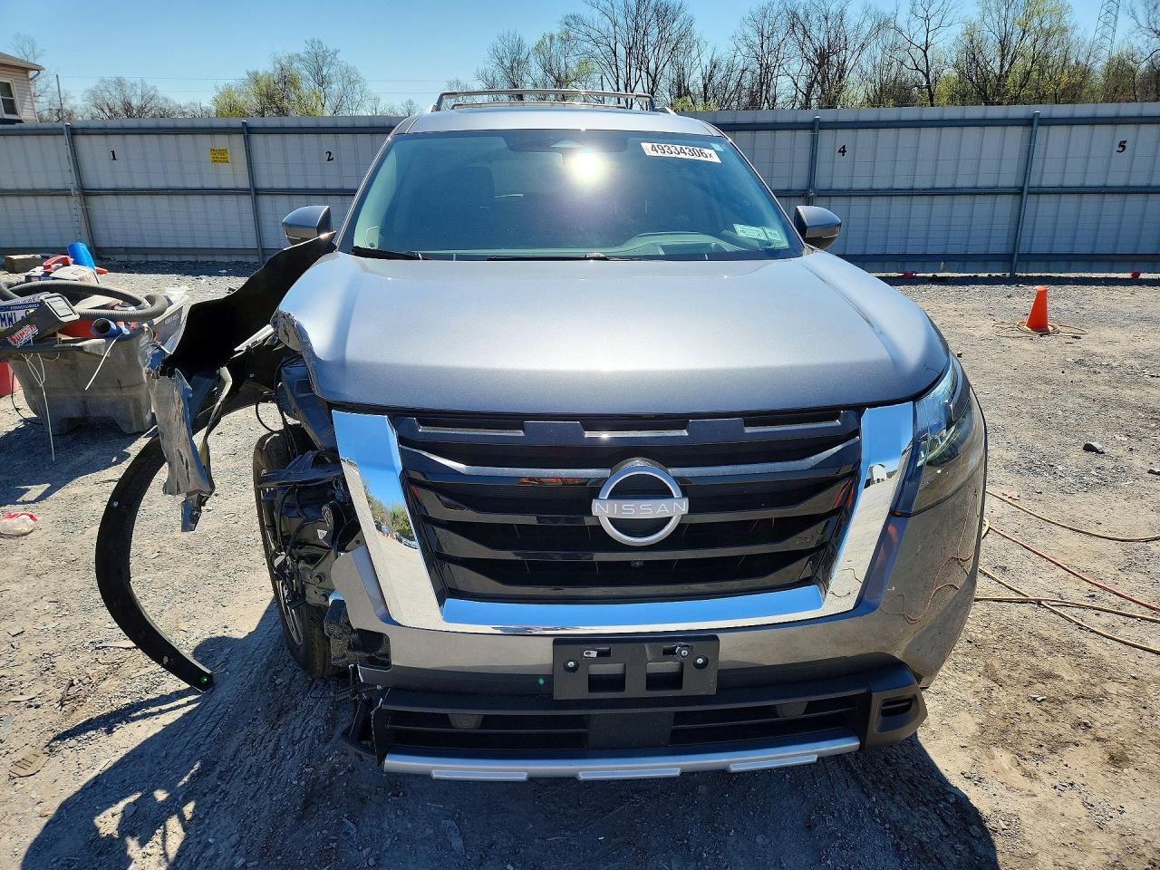 2025 Nissan Pathfinder Platinum - Image 5