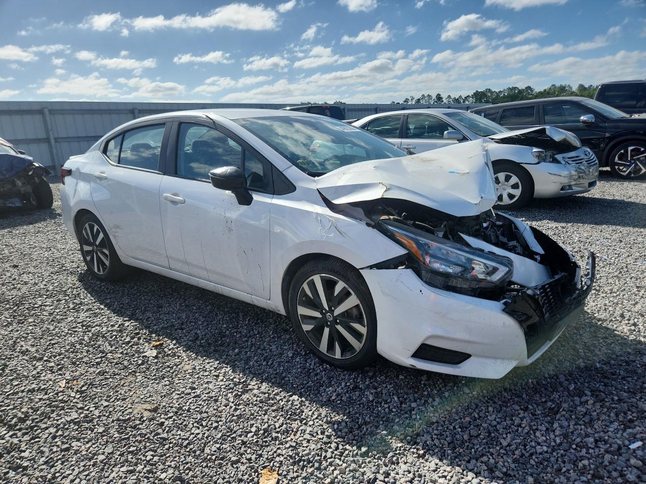 2022 Nissan Versa Sr - Фото 4