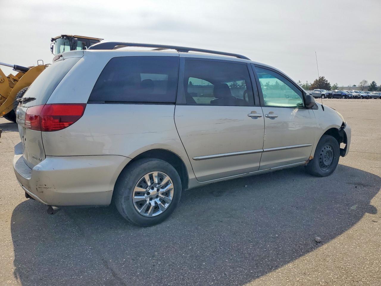 2005 Toyota Sienna Le 7 Passenger - Фото 3