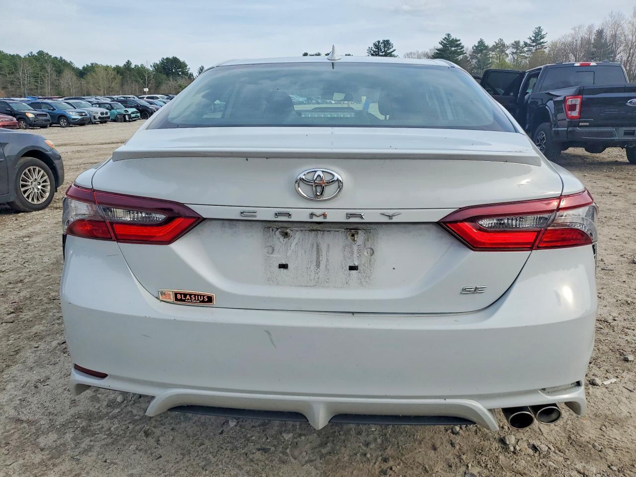 2022 Toyota Camry Se - Фото 6