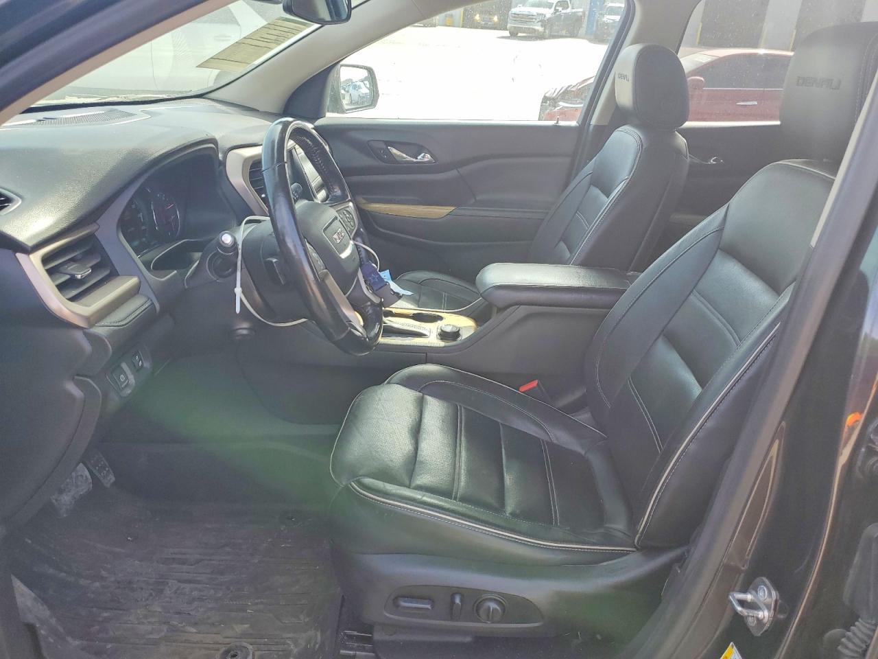 2018 GMC Acadia Denali - Image 7