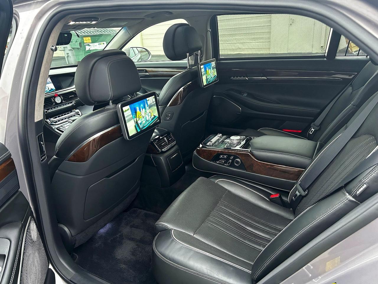 2018 Genesis G90 5.0 Ultimate - Image 6