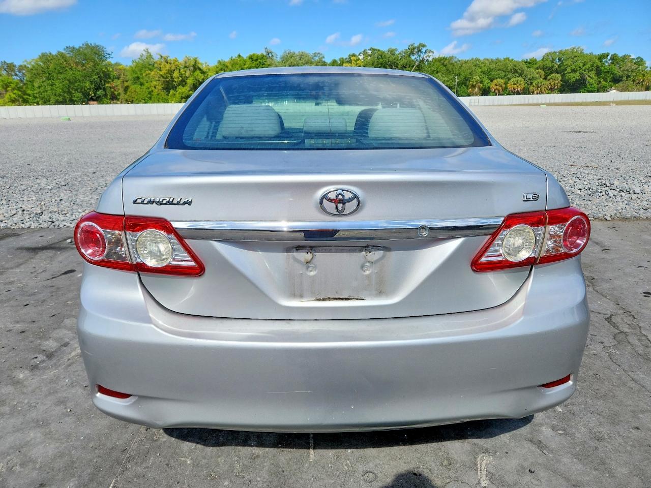 2011 Toyota Corolla Le - Фото 6