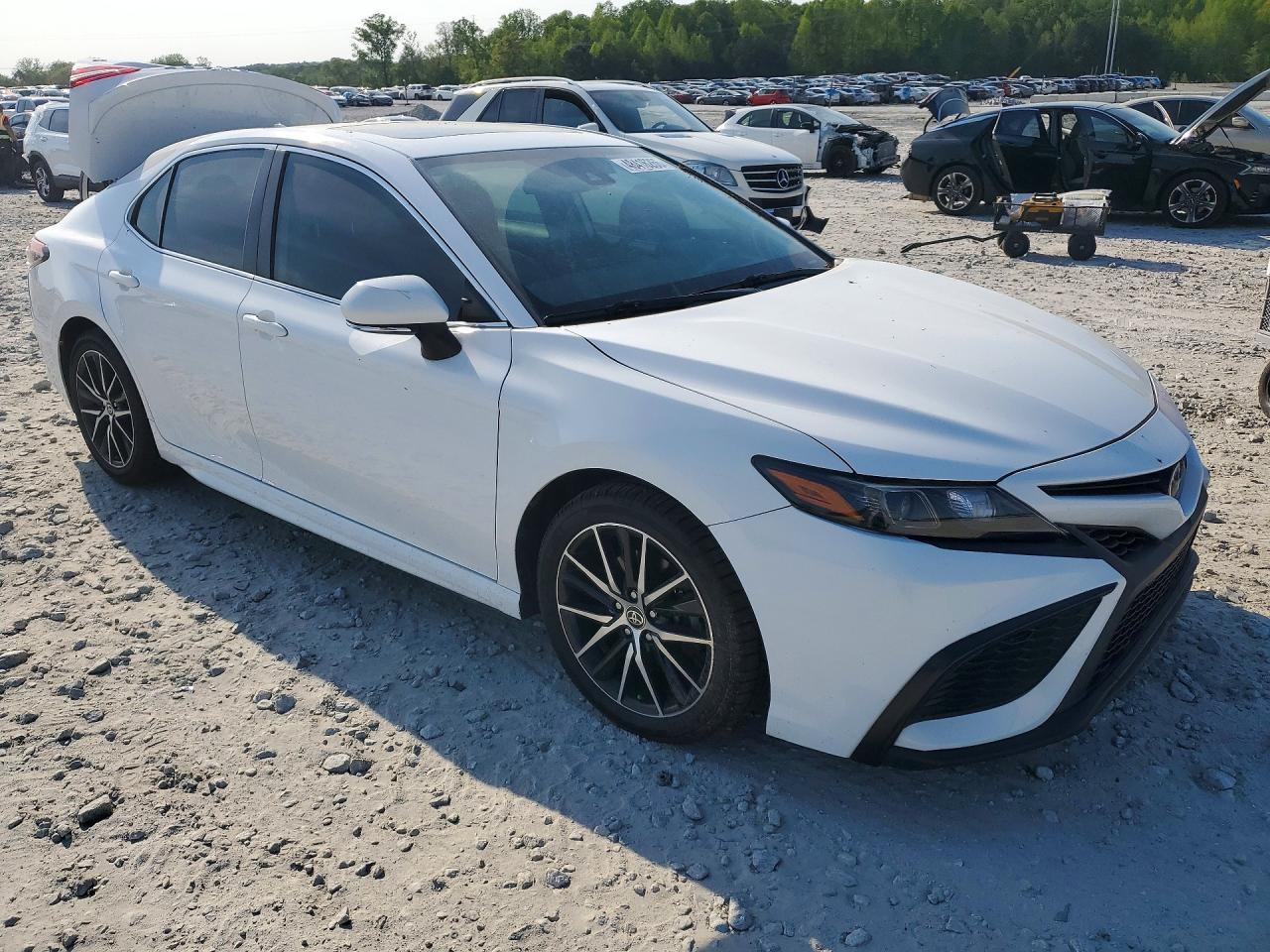 2021 Toyota Camry Se - Image 4