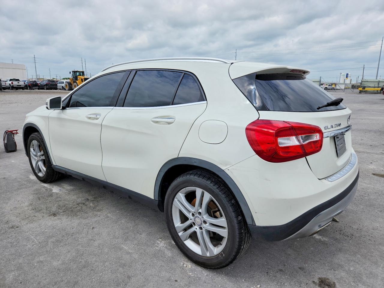 2016 Mercedes-Benz Gla 250 - Image 2