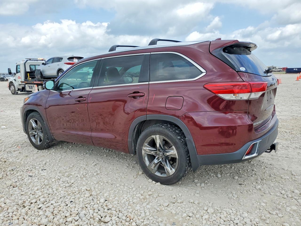 2017 Toyota Highlander Limited Platinum - Фото 2