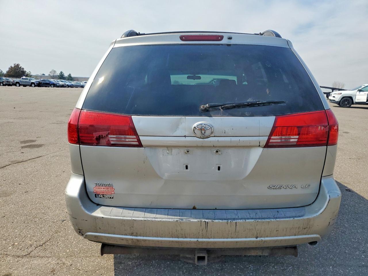 2005 Toyota Sienna Le 7 Passenger - Фото 6