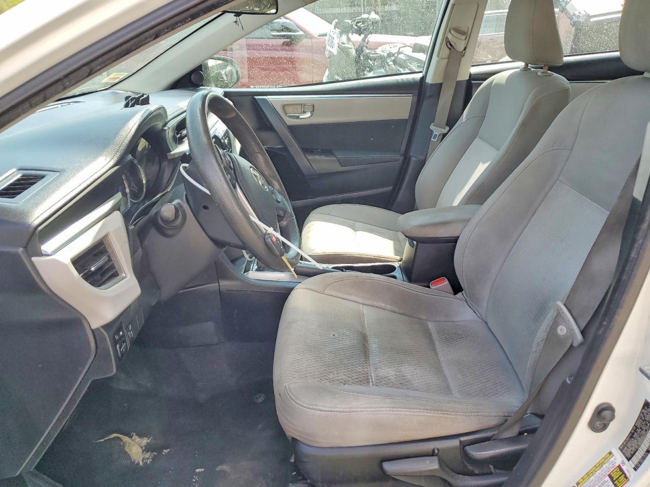 2015 Toyota Corolla Le - Фото 7