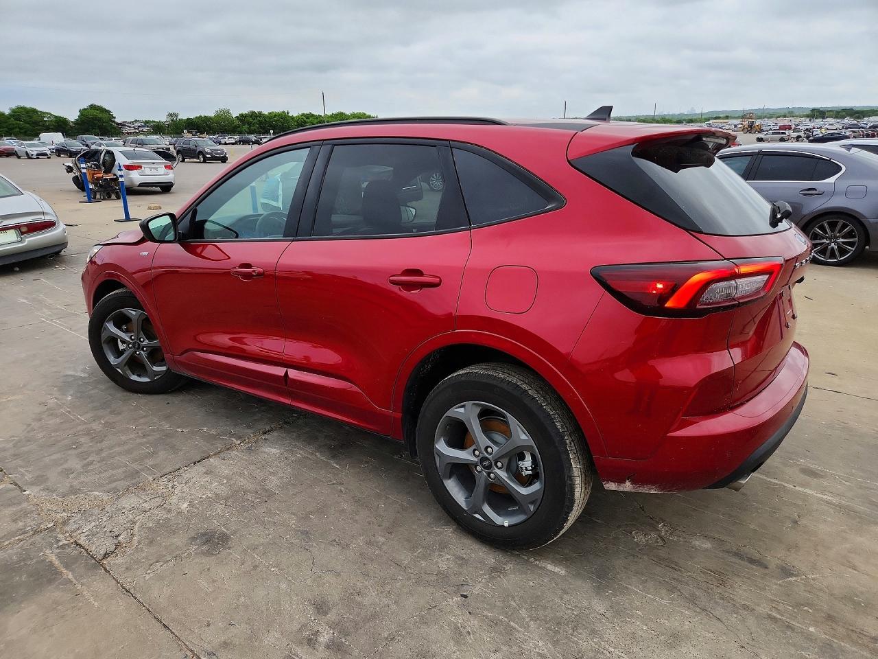 2024 Ford Escape St Line - Фото 2