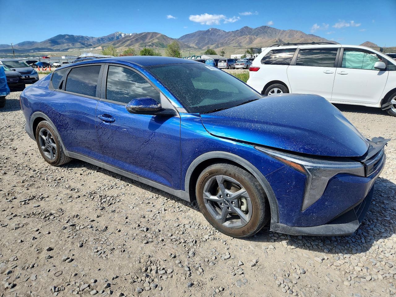2025 Kia K4 Lxs - Image 4