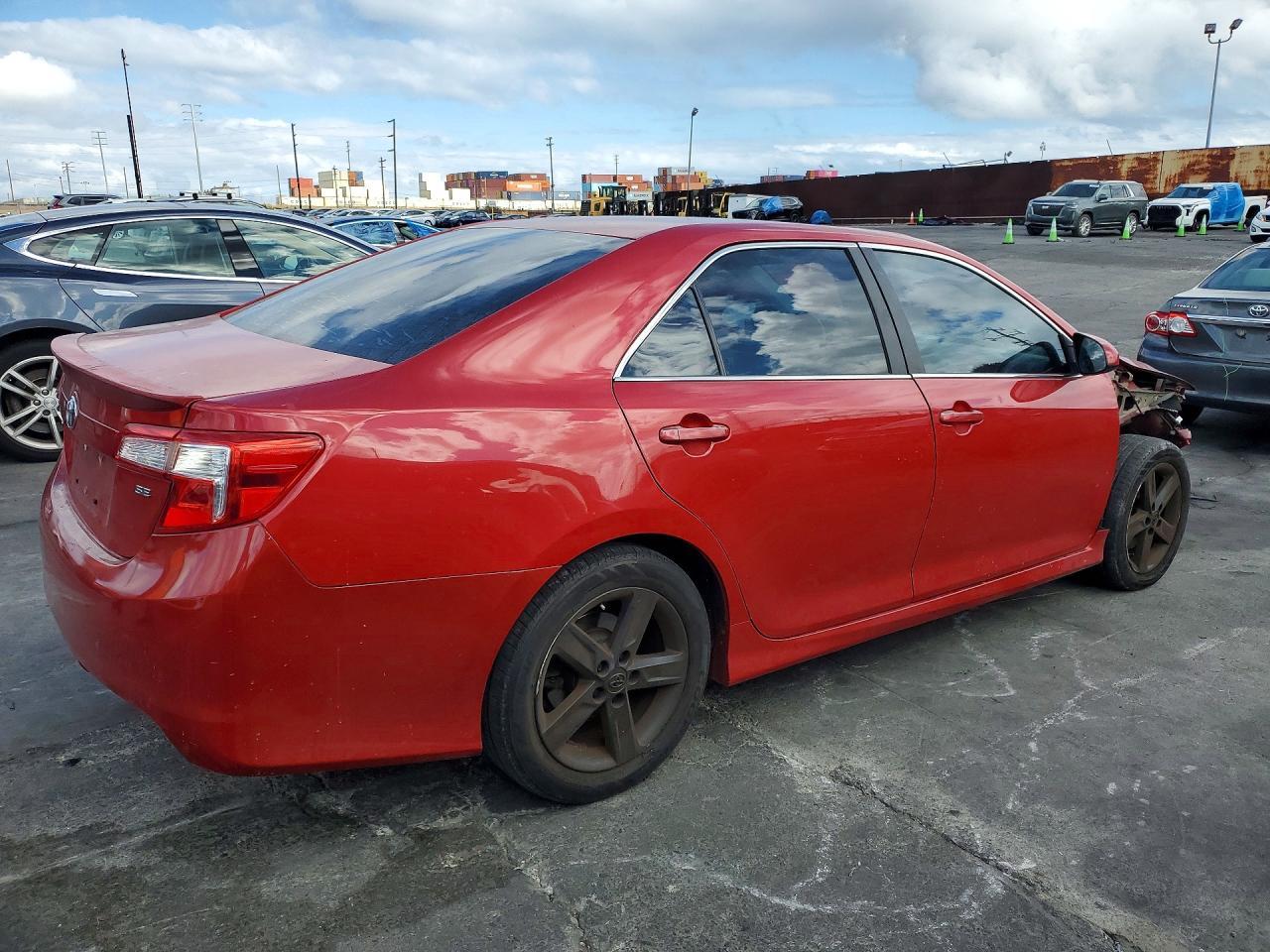 2013 Toyota Camry Se - Image 3