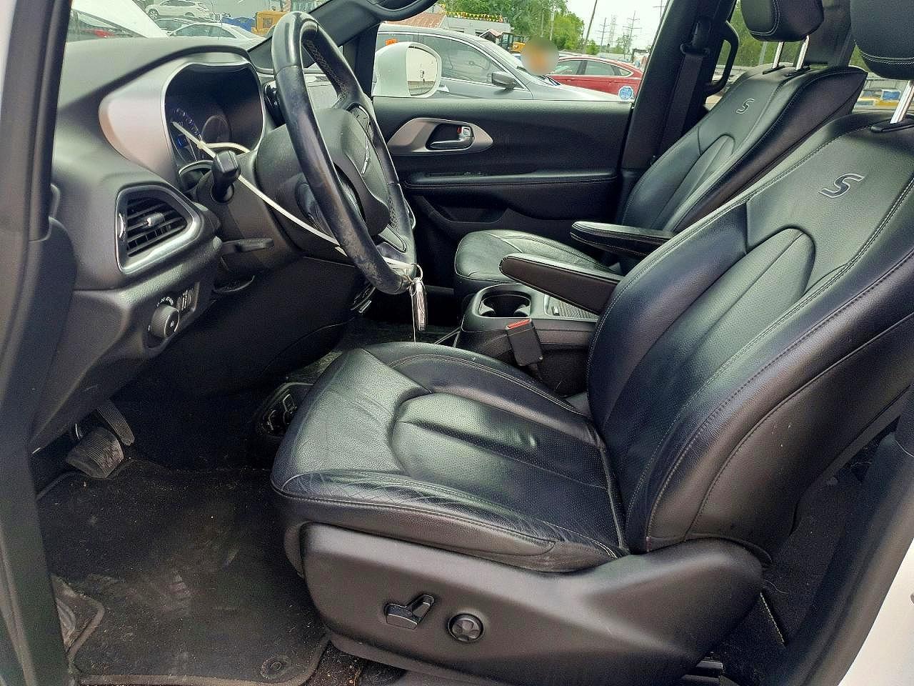 2018 Chrysler Pacifica Touring L Plus - Фото 7