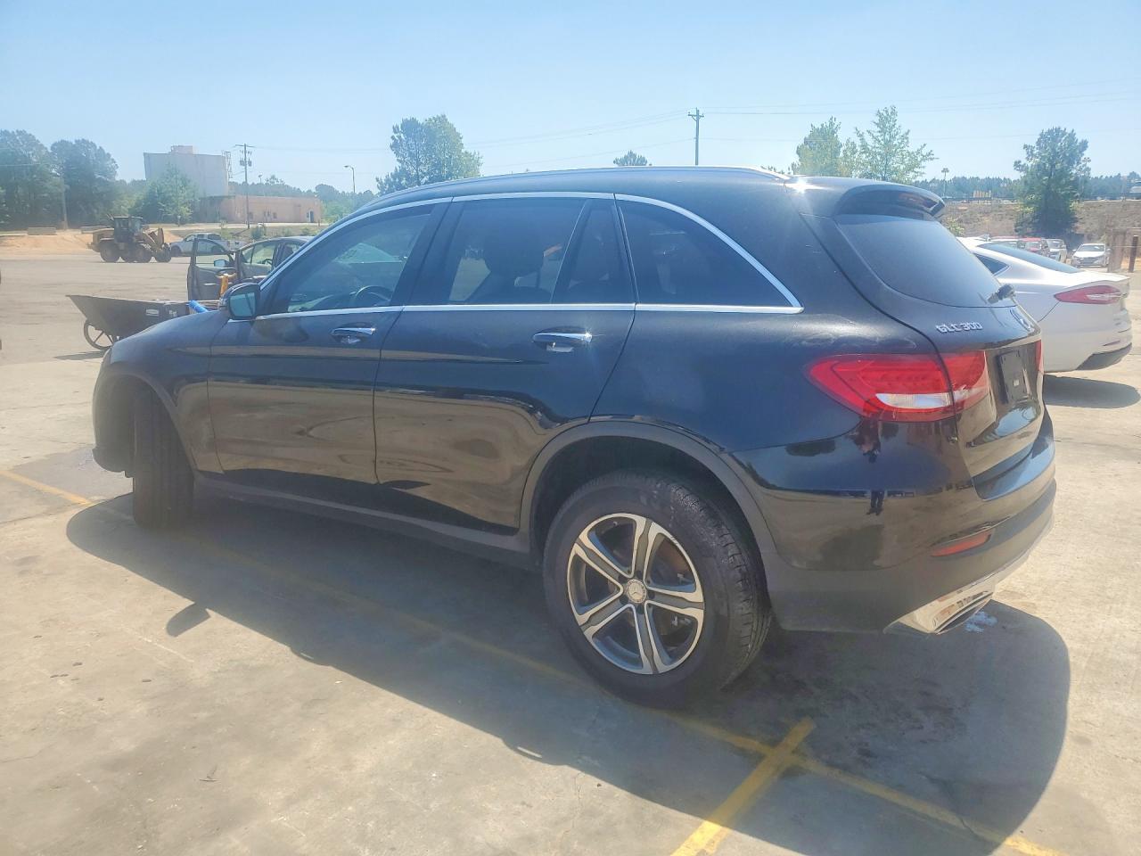 2017 Mercedes-Benz Glc 300 - Фото 2