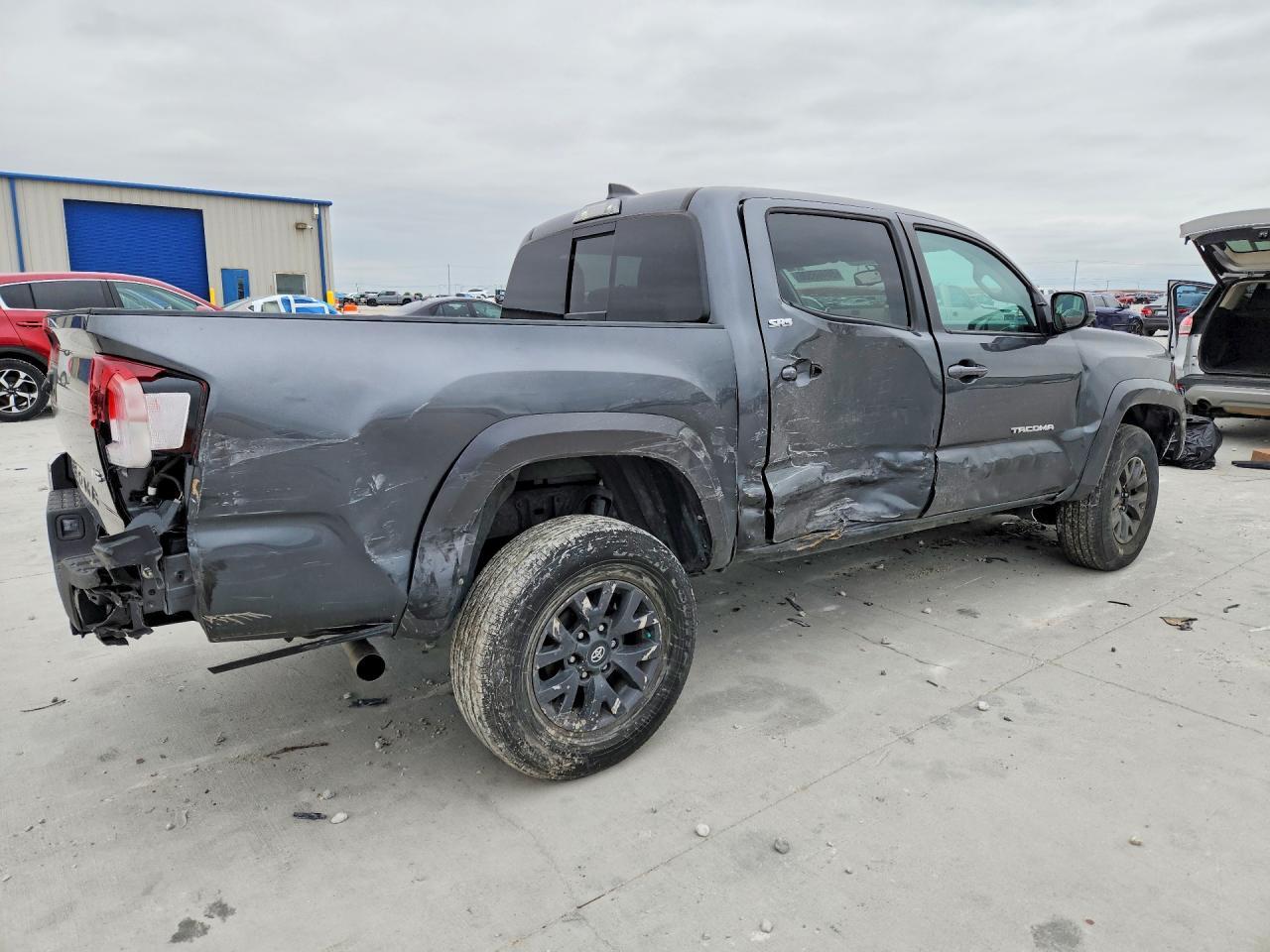 2023 Toyota Tacoma Sr5 V6 - Image 3