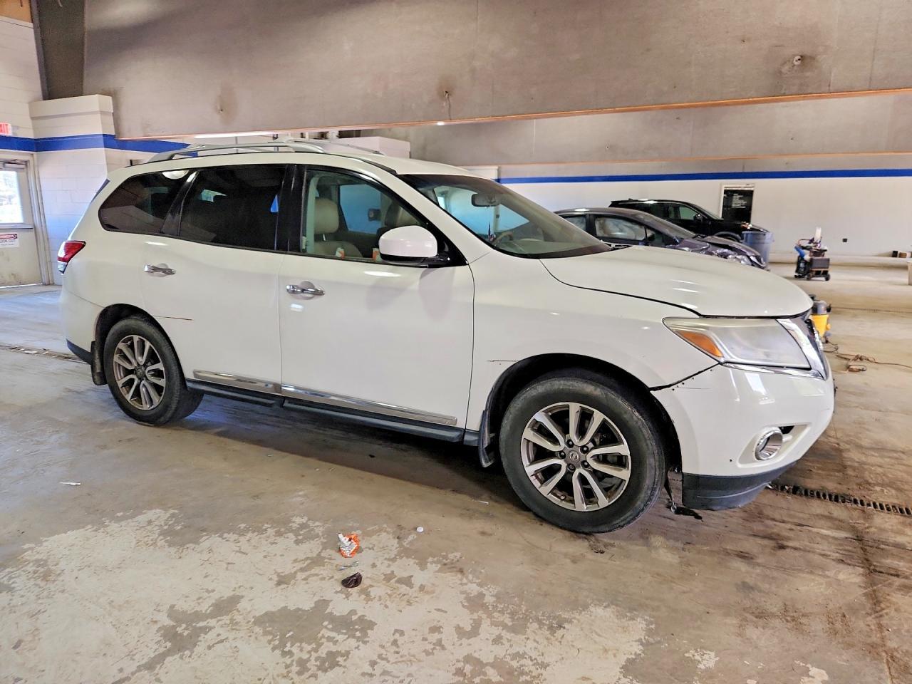 2013 Nissan Pathfinder S - Фото 4
