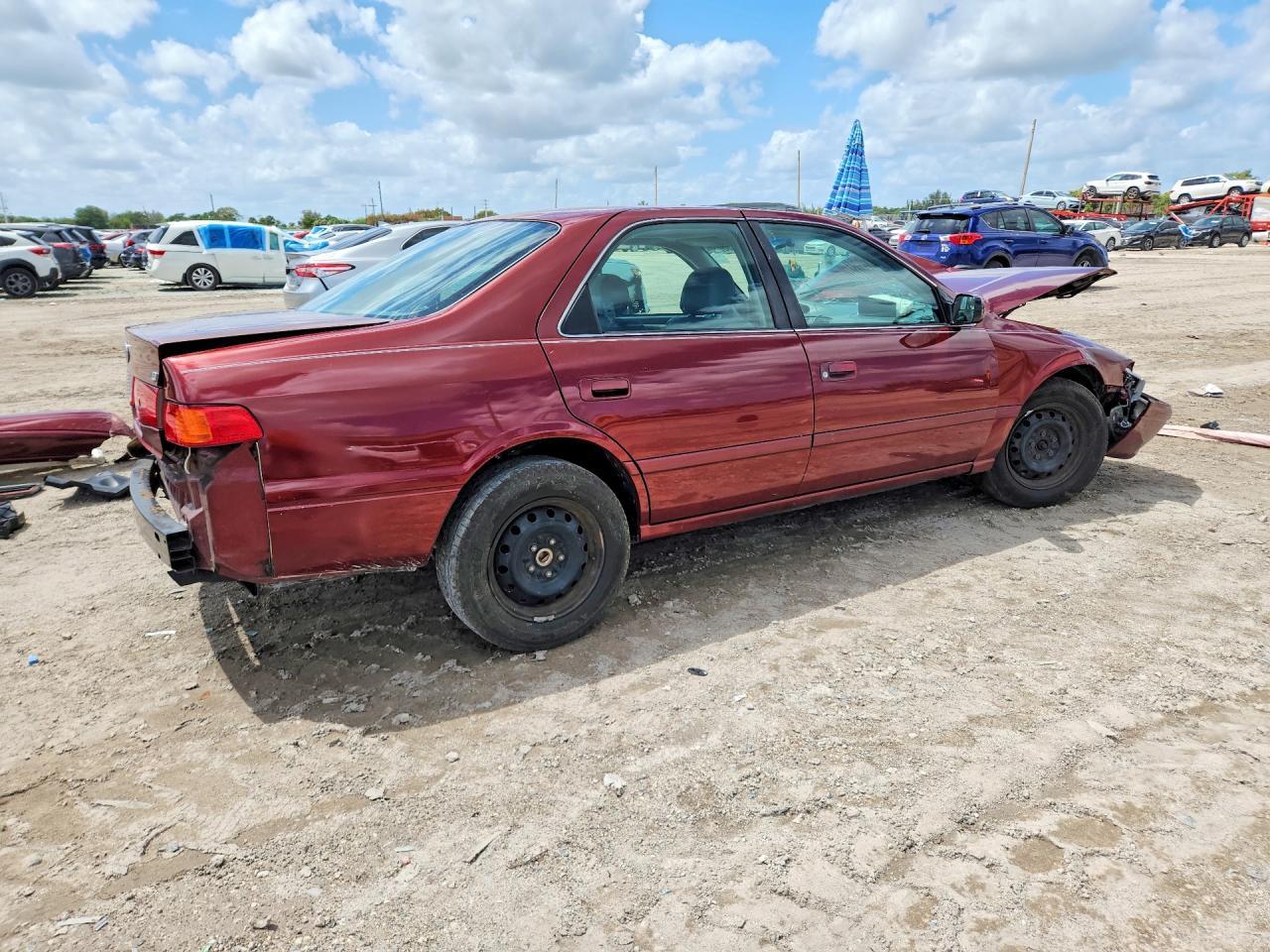 2000 Toyota Camry Le - Image 3
