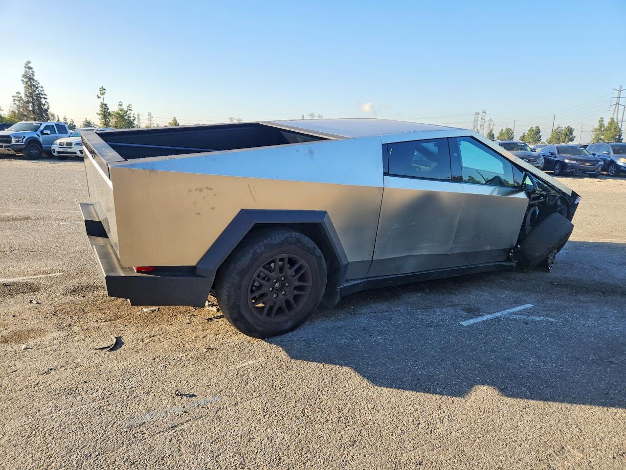 2025 Tesla Cybertruck - Фото 3